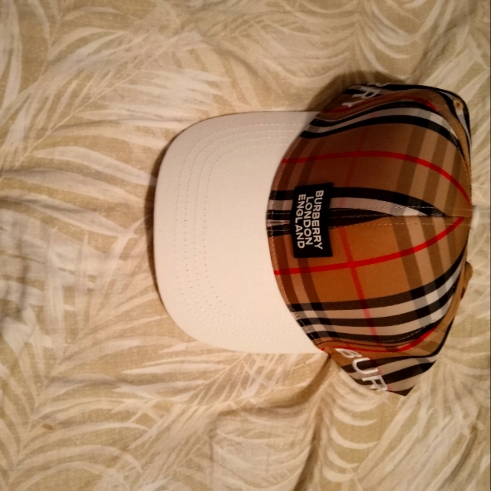 Men's Burberry hat